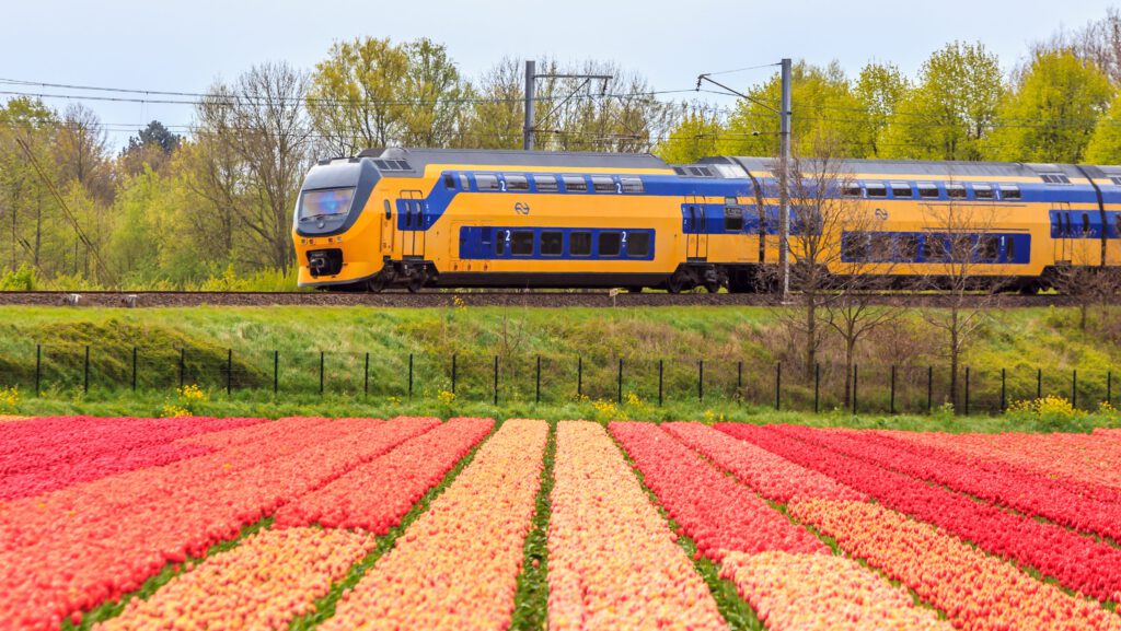 Giethoorn by train