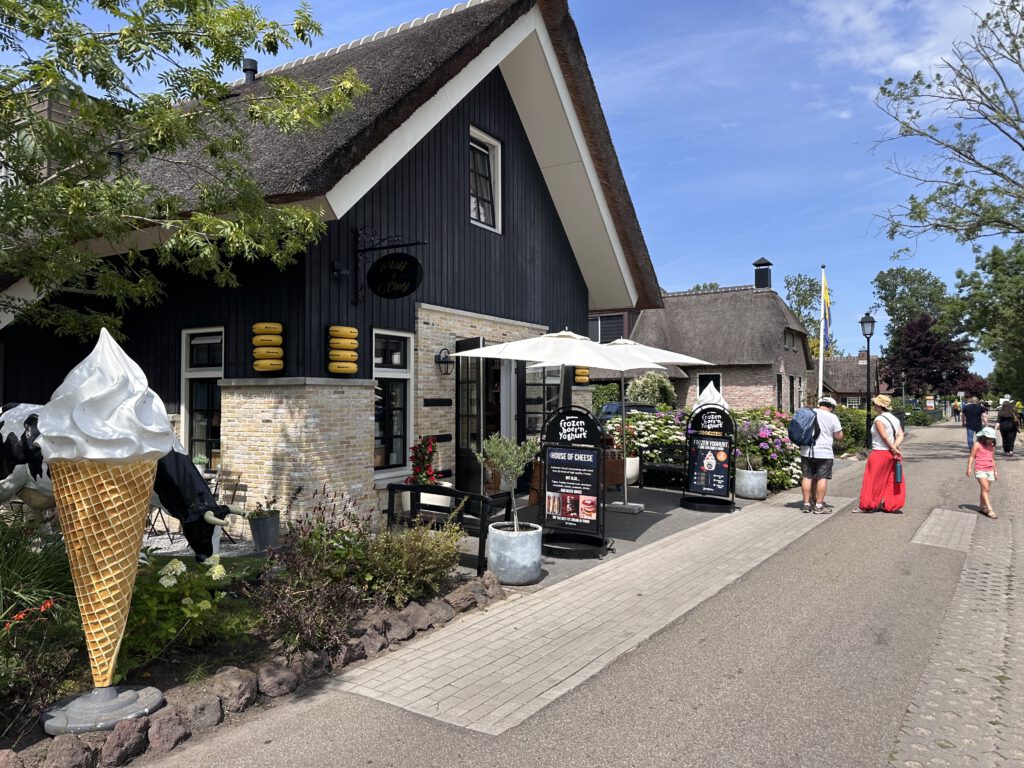Giethoorn ice